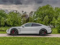 Second-hand Porsche Taycan GTS 380 kW (517 CP) 2023 Alb Berlinǎ