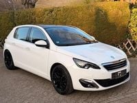 Gebraucht Peugeot 308 Allure 131 PS (96 kW) 2015 Weiß Limousine