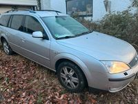 Gebraucht Ford Mondeo 143 PS (105 kW) 2003 Silber Kombi