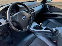 Gebraucht BMW 320 150 PS (110 kW) 2006 Silber Limousine