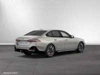 Gebraucht BMW 520 M Sport 197 PS (144 kW) 2025 Oxidgrau metallic Limousine