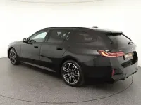 Gebraucht BMW 540 M Sport 303 PS (222 kW) 2025 Schwarz Kombi