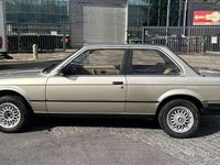 Gebraucht BMW 320 129 PS (94 kW) 1987 Gelb Limousine