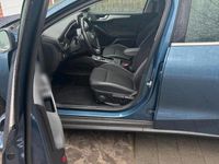 Gebraucht Ford Focus Cool & Connect 120 PS (88 kW) 2021 Blau Kombi