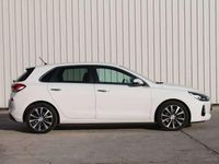 Gebraucht Hyundai i30 Trend 136 PS (100 kW) 2018 Weiß Limousine