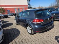 Gebraucht VW Golf VI Comfortline 105 PS (77 kW) 2011 Blau Kleinwagen
