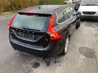 Gebraucht Volvo V60 Summum 179 PS (131 kW) 2014 Schwarz Kombi