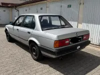 Gebraucht BMW 318 Basis 108 PS (79 kW) 1990 Silber Limousine