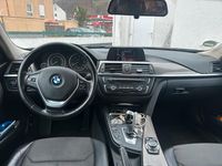 Gebraucht BMW 318 143 PS (105 kW) 2013 Schwarz Limousine