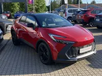 Gebraucht Toyota C-HR 140 PS (102 kW) 2025 Emotional red metallic/black SUV