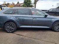 Gebraucht Skoda Superb LAURIN & KLEMENT 156 PS (114 kW) 2020 Seda quartz/quartz grey Kombi
