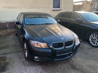 Gebraucht BMW 318 143 PS (105 kW) 2012 Schwarz Limousine