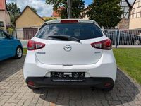 Gebraucht Mazda 2 Exclusive-Line 75 PS (55 kW) 2015 Weiß Limousine
