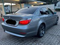 Gebraucht BMW 520 170 PS (125 kW) 2004 Grau Limousine