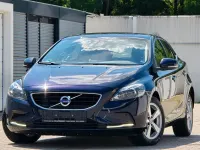Gebraucht Volvo V40 You! 120 PS (88 kW) 2016 Blau Limousine