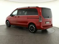 Gebraucht Mercedes V250 Avantgarde 190 PS (139 kW) 2025 Hyazinthrot Van / Kleinbus