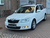 Gebraucht Skoda Octavia Elegance 105 PS (77 kW) 2012 Weiß Kombi