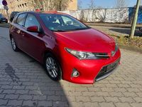 Gebraucht Toyota Auris Life+ 99 PS (72 kW) 2014 Rot Limousine