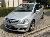 Gebraucht Mercedes B200 136 PS (100 kW) 2010 Silber Van / Kleinbus
