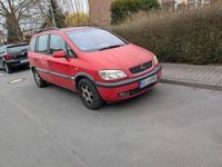 Gebraucht Opel Zafira Elegance 125 PS (91 kW) 2002 Rot Van / Kleinbus