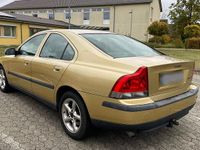 Gebraucht Volvo S60 170 PS (125 kW) 2001 Gold Limousine