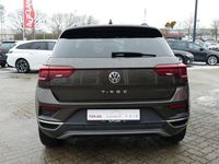 Gebraucht VW T-Roc Basis 150 PS (110 kW) 2019 Braun SUV