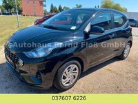 Gebraucht Hyundai i10 67 PS (49 kW) 2022 Schwarz Kleinwagen
