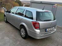 Gebraucht Opel Astra 110 PS (80 kW) 2010 Silber Kombi