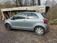 Gebraucht Toyota Yaris 101 PS (74 kW) 2006 Grau Kleinwagen