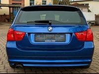 Gebraucht BMW 320 170 PS (125 kW) 2010 Blau Kombi