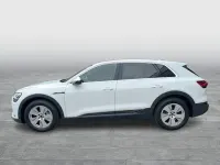 Gebraucht Audi e-tron S-Line 300 kW (408 PS) 2022 Gletscherweiß metallic (metallic) SUV