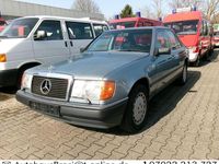 Gebraucht Mercedes E300 179 PS (131 kW) 1988 Blau Limousine