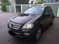 Gebraucht Mercedes ML350 231 PS (169 kW) 2010 Schwarz SUV