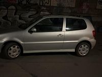 Gebraucht VW Polo 50 PS (36 kW) 2001 Silber Kleinwagen