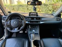 Gebraucht Lexus CT200h 131 PS (96 kW) 2011 Weiß Kleinwagen