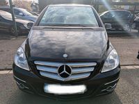 Gebraucht Mercedes B200 140 PS (102 kW) 2011 Schwarz Van / Kleinbus