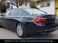 gebraucht BMW 760L i HIGH SECURITY*WERKSPANZER*ARMOURED*VR7/VR9