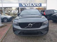 Neu Volvo XC40 Plus 163 PS (119 kW) 2026 Grün SUV
