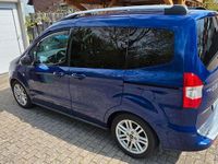 Gebraucht Ford Tourneo Courier Titanium 101 PS (74 kW) 2017 Blau Van / Kleinbus
