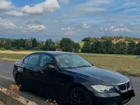 Gebraucht BMW 318 Basis 129 PS (94 kW) 2007 Schwarz Limousine