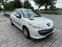 Gebraucht Peugeot 206+ 75 PS (55 kW) 2011 Weiß Kleinwagen