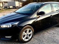 Gebraucht Ford Focus Titanium 125 PS (91 kW) 2015 Schwarz Kombi
