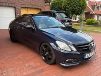 Gebraucht Mercedes E350 AMG 231 PS (169 kW) 2009 Blau Coupé