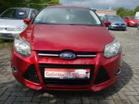 Gebraucht Ford Focus Titanium 150 PS (110 kW) 2012 Rot Kombi