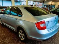 Gebraucht Skoda Rapid Ambition 105 PS (77 kW) 2014 Silber Kleinwagen