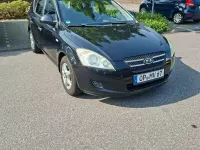 Usado Kia Ceed EX 109 CV (80 kW) 2009 Negro Utilitario
