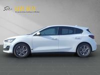 Gebraucht Ford Focus Titanium 125 PS (91 kW) 2022 Frostweiss Limousine