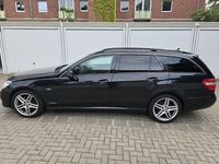 Second-hand Mercedes E250 204 CP (150 kW) 2010 Negru Berlinǎ