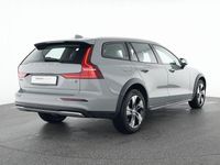 Gebraucht Volvo V60 CC Ultimate 197 PS (144 kW) 2023 Grau Kombi