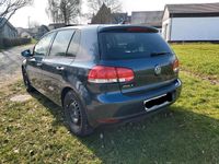 Gebraucht VW Golf VI 105 PS (77 kW) 2012 Blau Kleinwagen